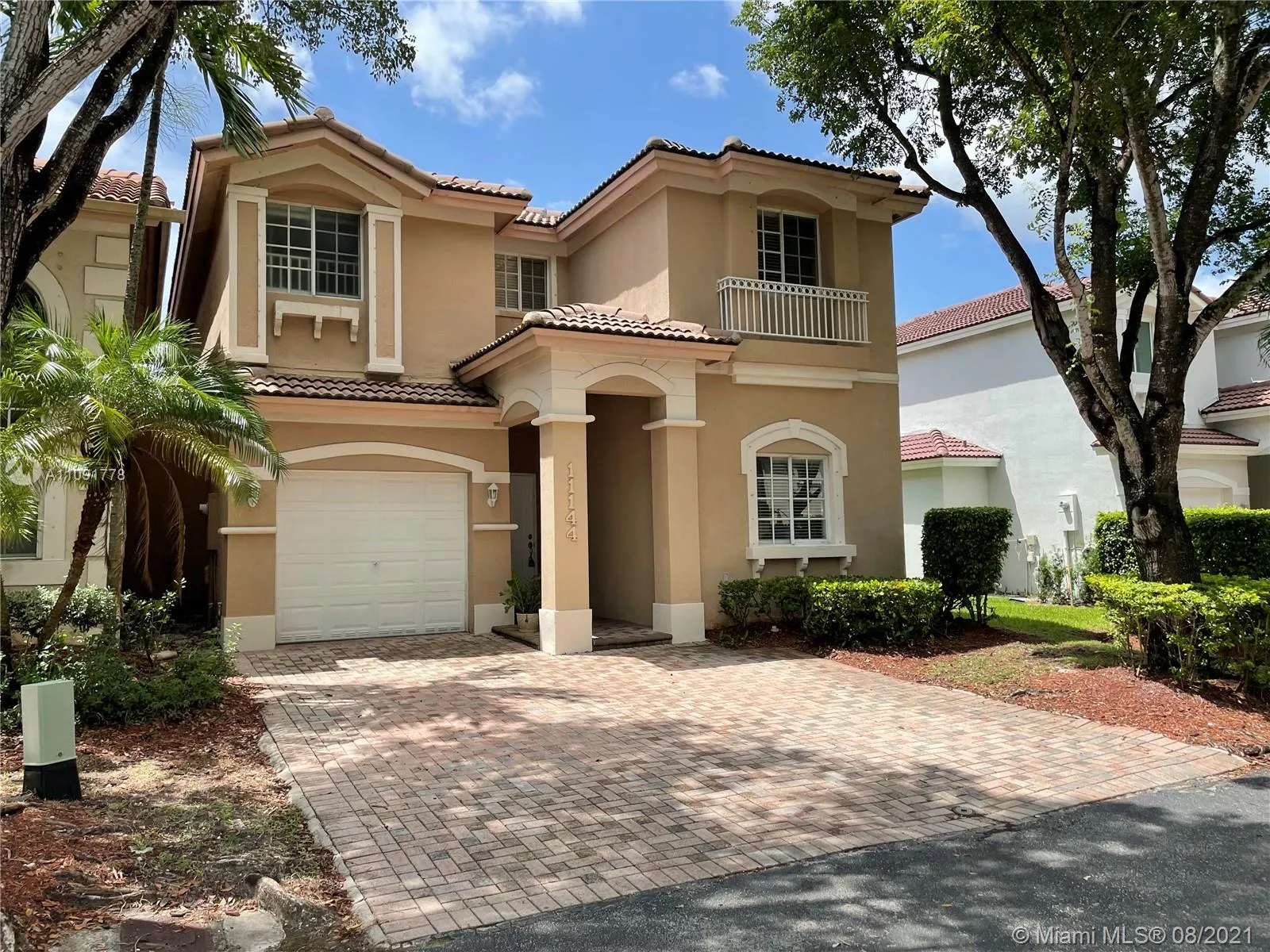 3 bedroom 3 bath for sale at 11144 NW 73rd St, Doral FL 33178