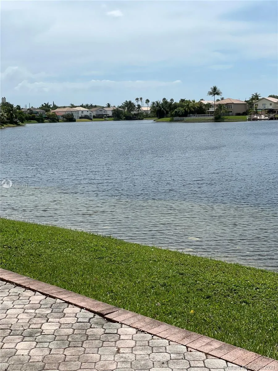 11144 NW 73rd St, Doral FL 33178