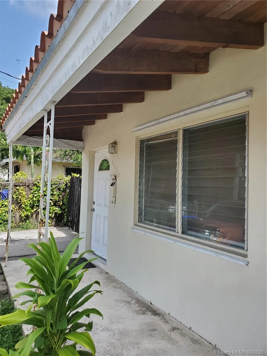 3410 SW 13th Ter, Miami FL 33145
