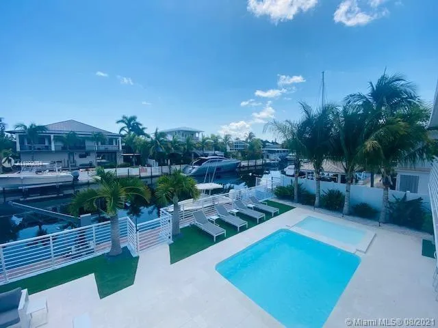 4 bedroom 2 bath for rent at 203 Atlantic Blvd # 203, Key Largo FL 33037