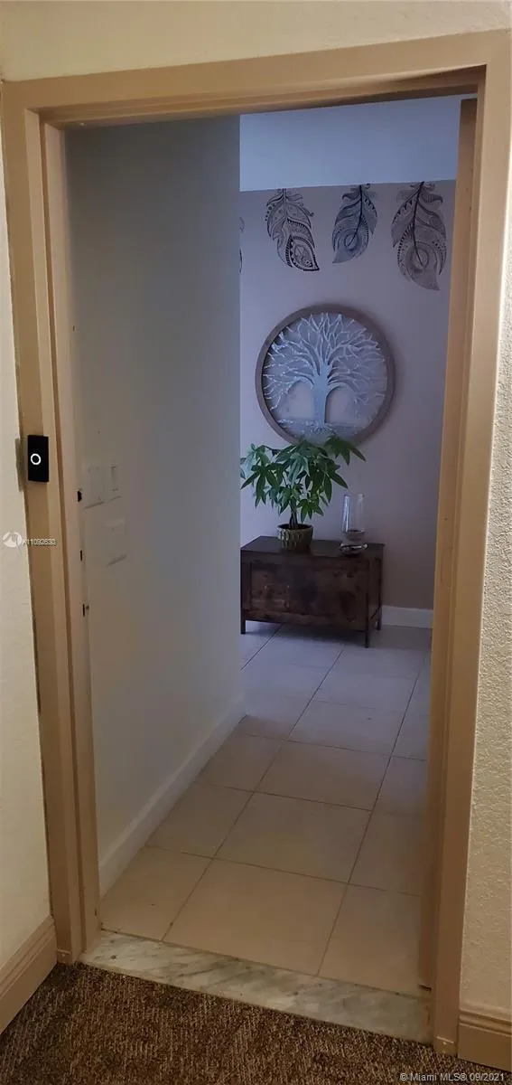 2780 NE 183rd St # 302, Aventura FL 33160