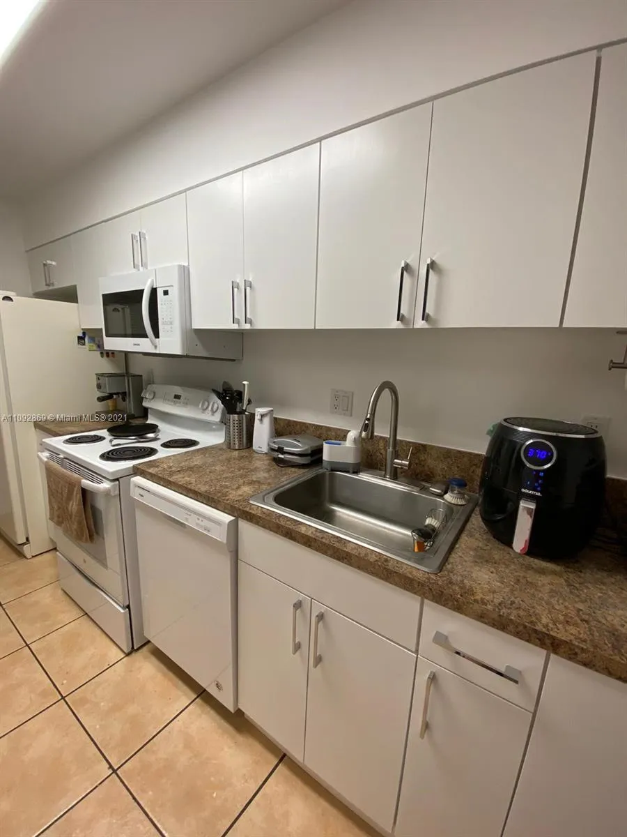 4110 NW 79th Ave # 2A, Doral FL 33166