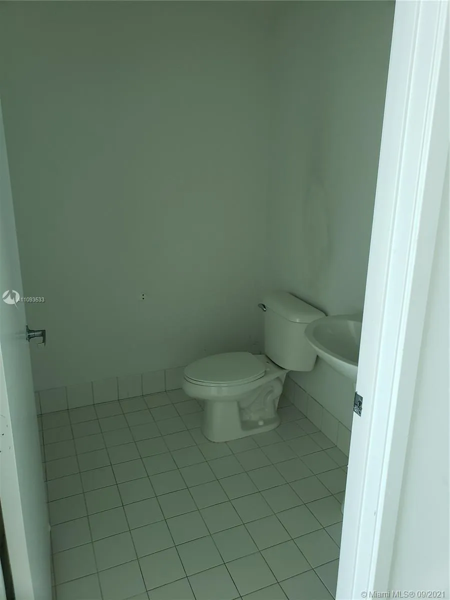 888 Biscayne Blvd # 3207, Miami FL 33132