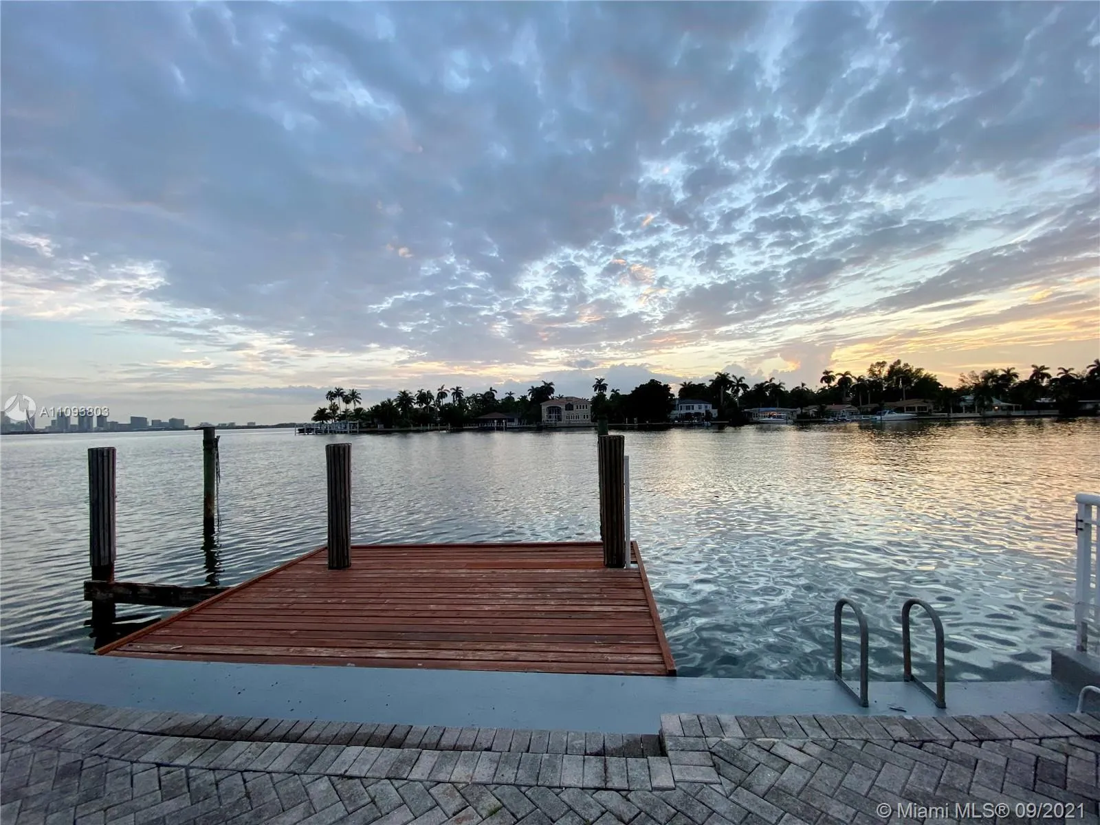7508 W Treasure Dr, North Bay Village FL 33141