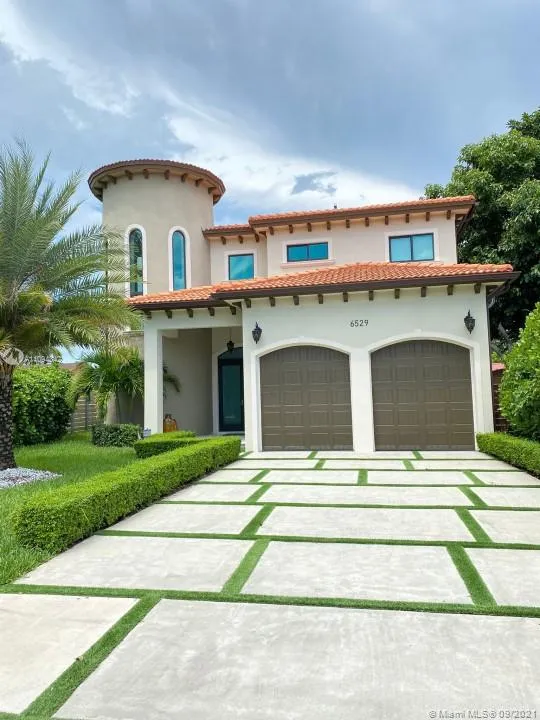 6529 SW 30th St, Miami FL 33155