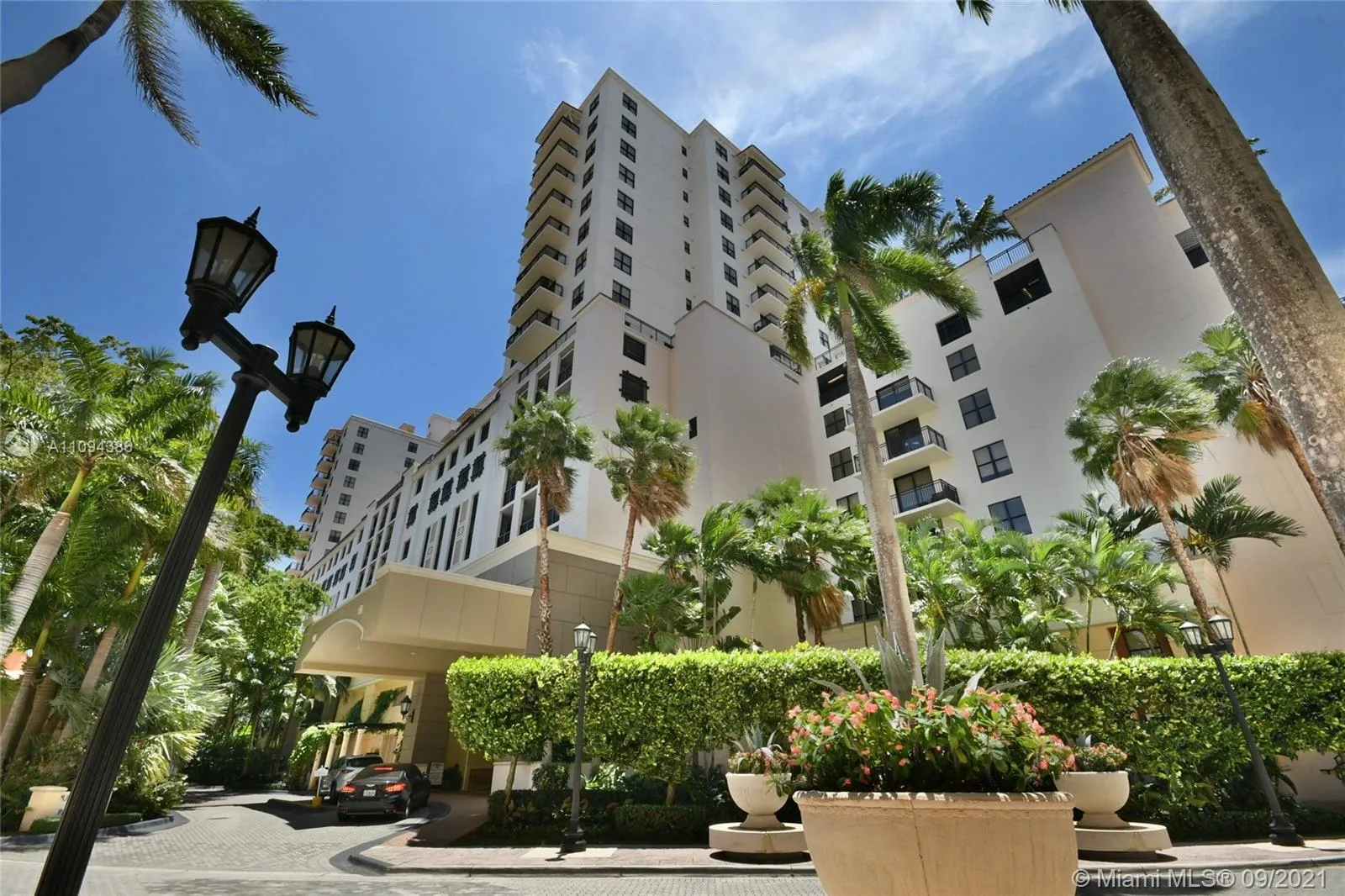3 bedroom 2 bath for sale at 888 S Douglas Rd # 804, Coral Gables FL 33134
