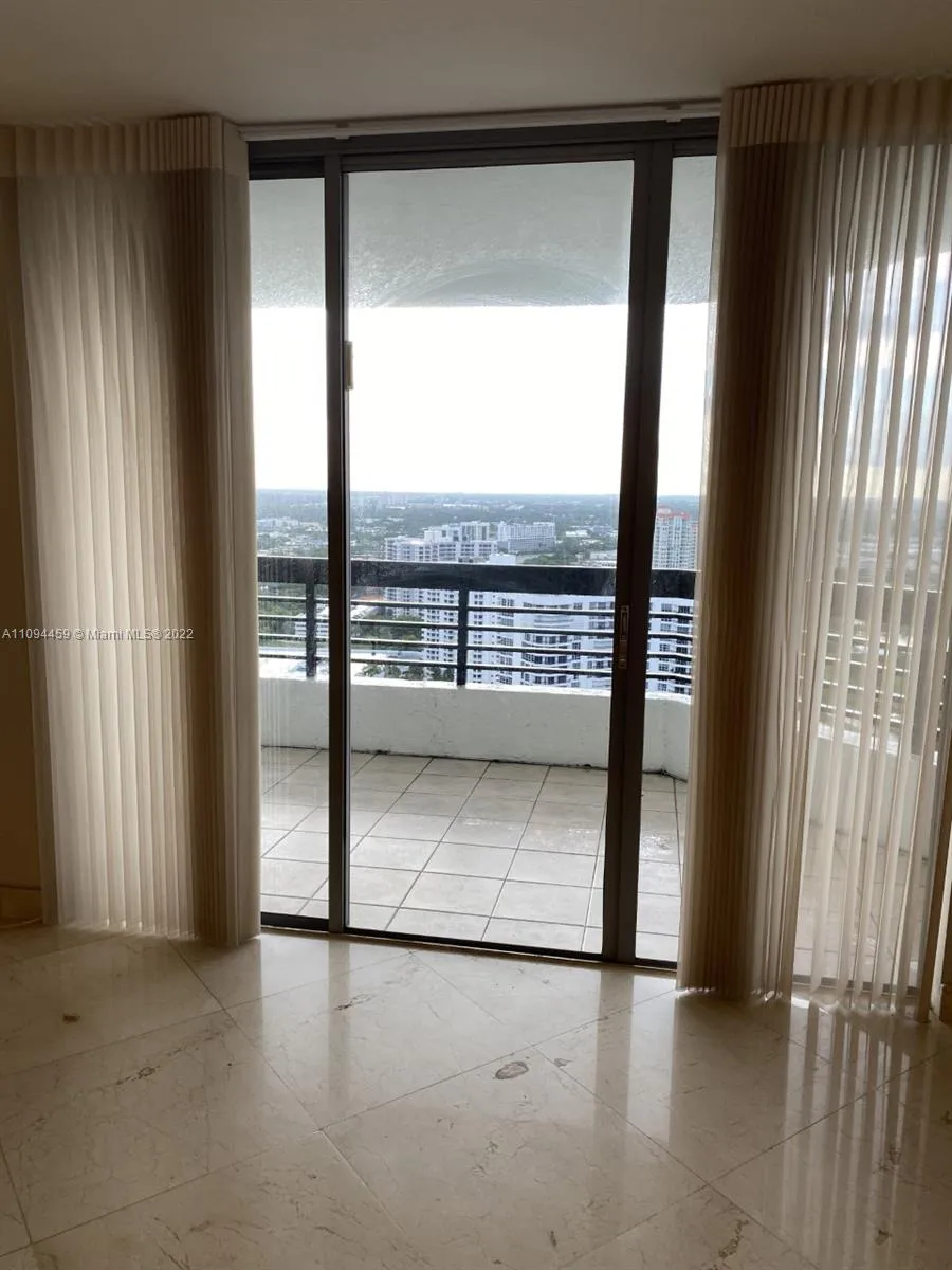 3500 Mystic Pointe Dr # 3502, Aventura FL 33180
