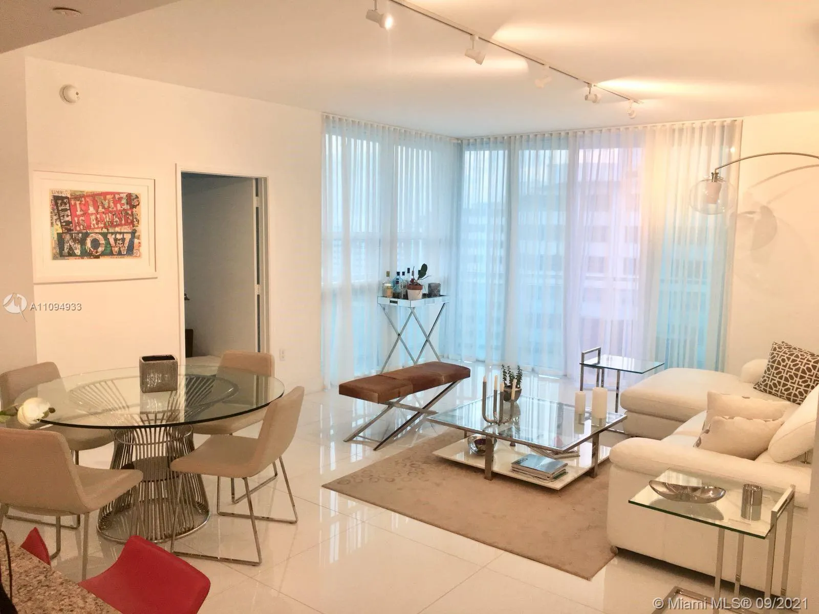950 Brickell Bay Dr # 1710, Miami FL 33131