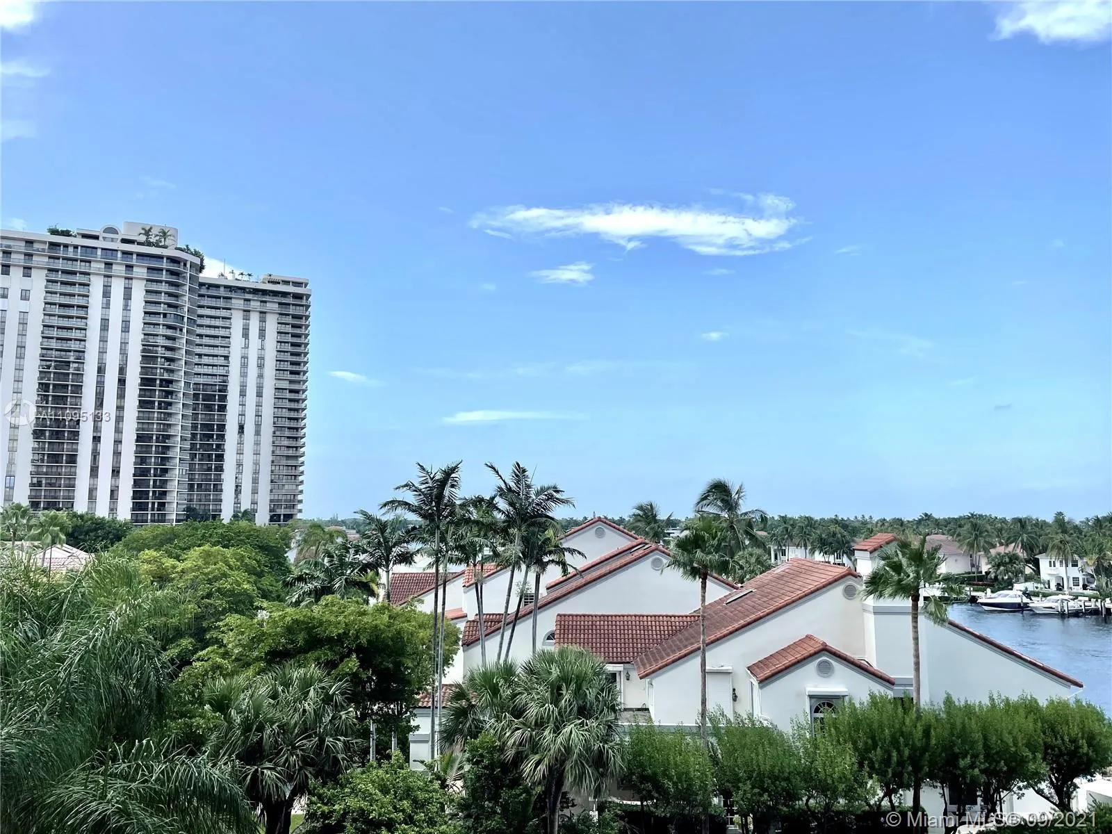 3 bedroom 4 bath for sale at 19355 Turnberry Way, Aventura FL 33180