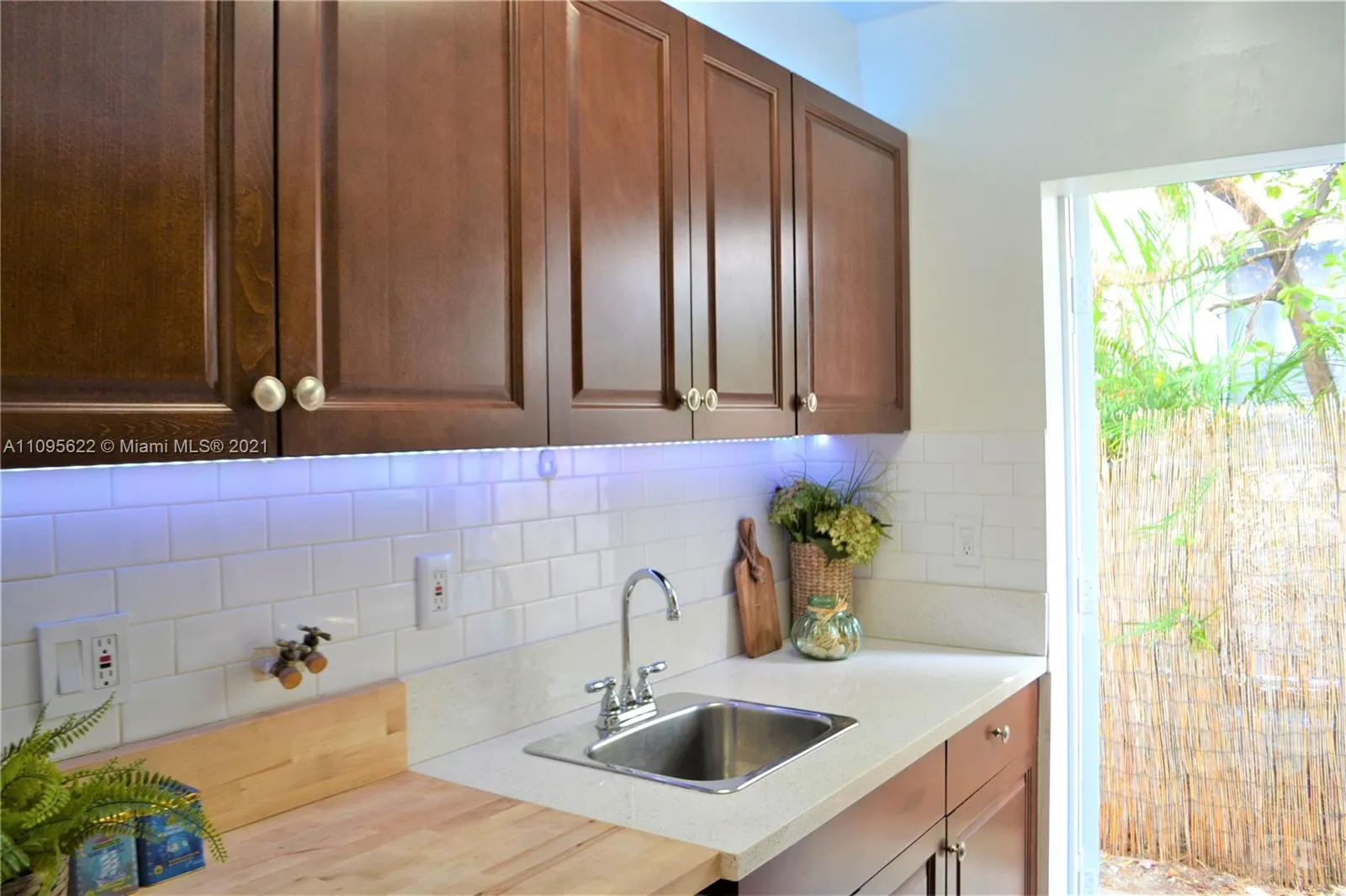 543 Meridian Ave # 6, Miami Beach FL 33139