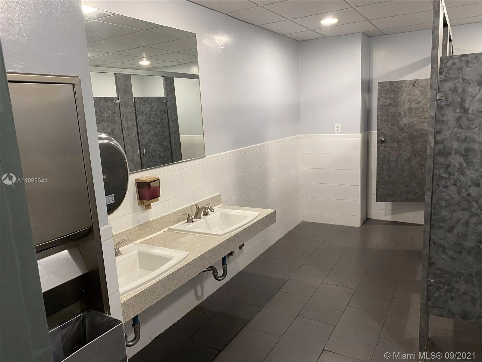747 Ponce De Leon Blvd # 410, Coral Gables FL 33134