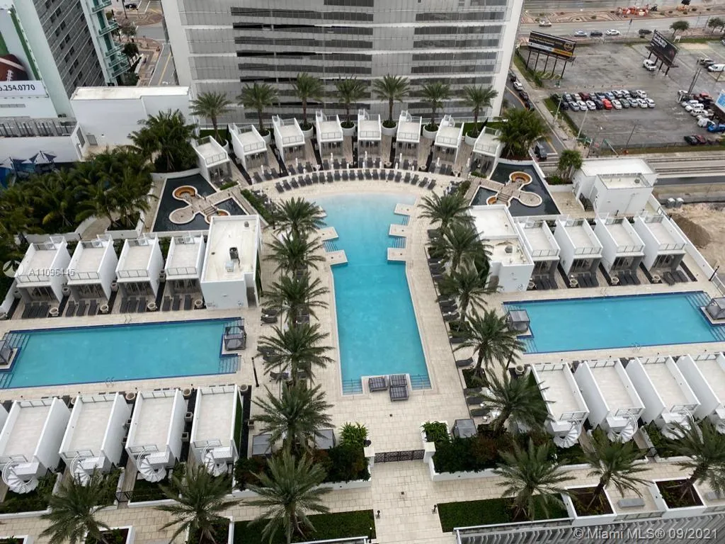 1 bedroom 2 bath for sale at 851 NE 1st Ave # 2805, Miami FL 33132