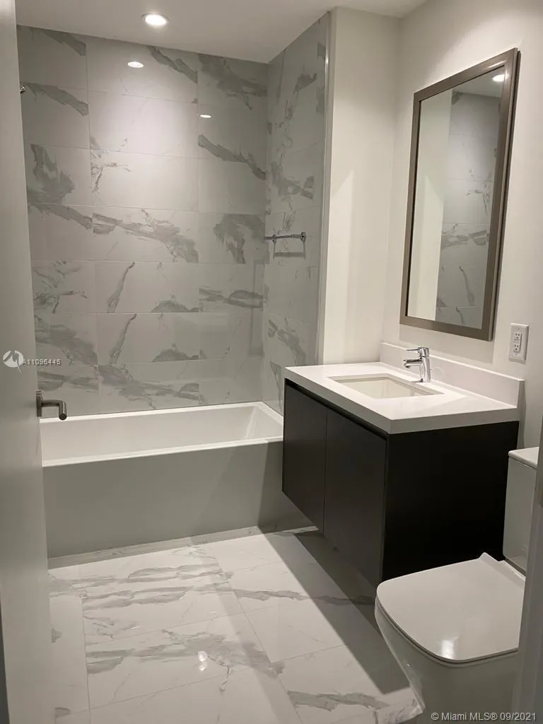 851 NE 1st Ave # 2805, Miami FL 33132