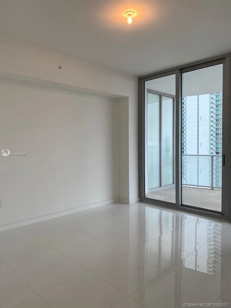 851 NE 1st Ave # 2805, Miami FL 33132