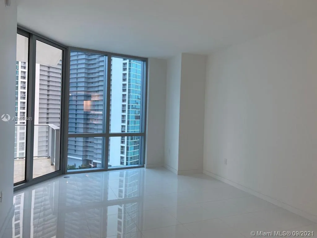 851 NE 1st Ave # 2805, Miami FL 33132