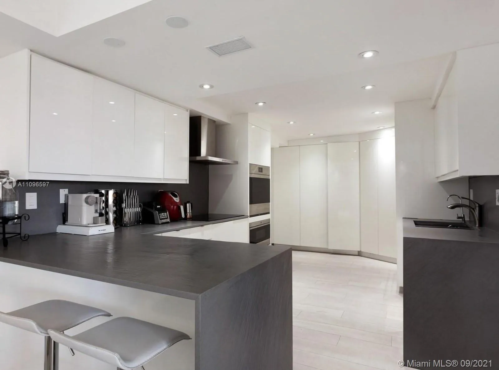 1111 Crandon Blvd # A1105, Key Biscayne FL 33149