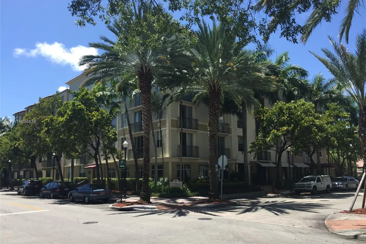 1900 Van Buren St # 311B, Hollywood FL 33020