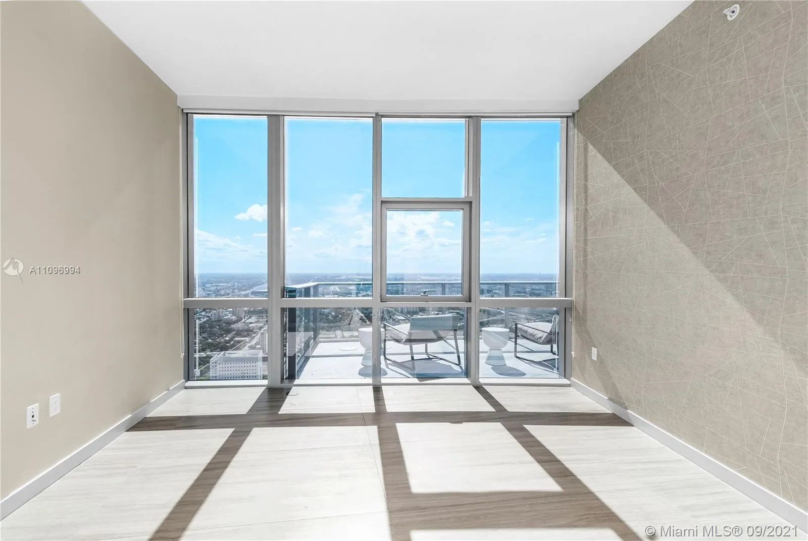 851 NE 1st Ave # 5202, Miami FL 33132