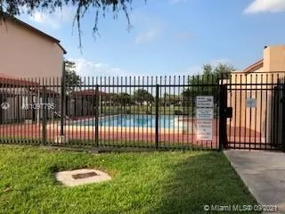 425 W Park Dr # 12, Miami FL 33172