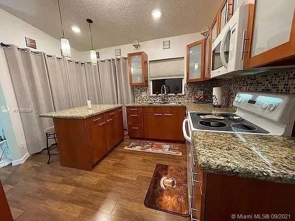 15710 SW 80th Ln, Miami FL 33193