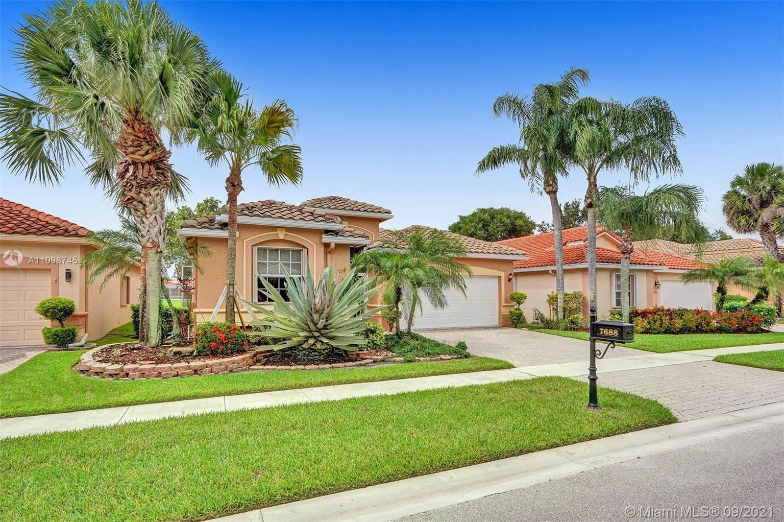 7688 Trapani Ln, Boynton Beach FL 33472