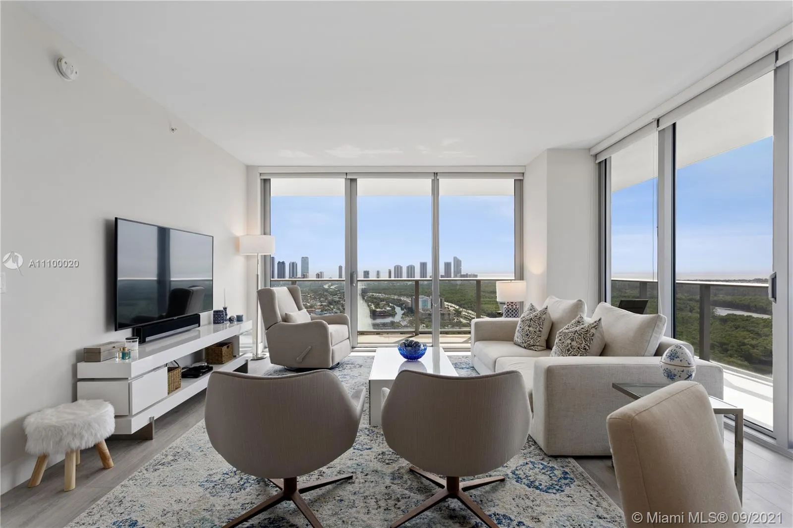 16385 Biscayne Blvd # 3121, North Miami Beach FL 33160