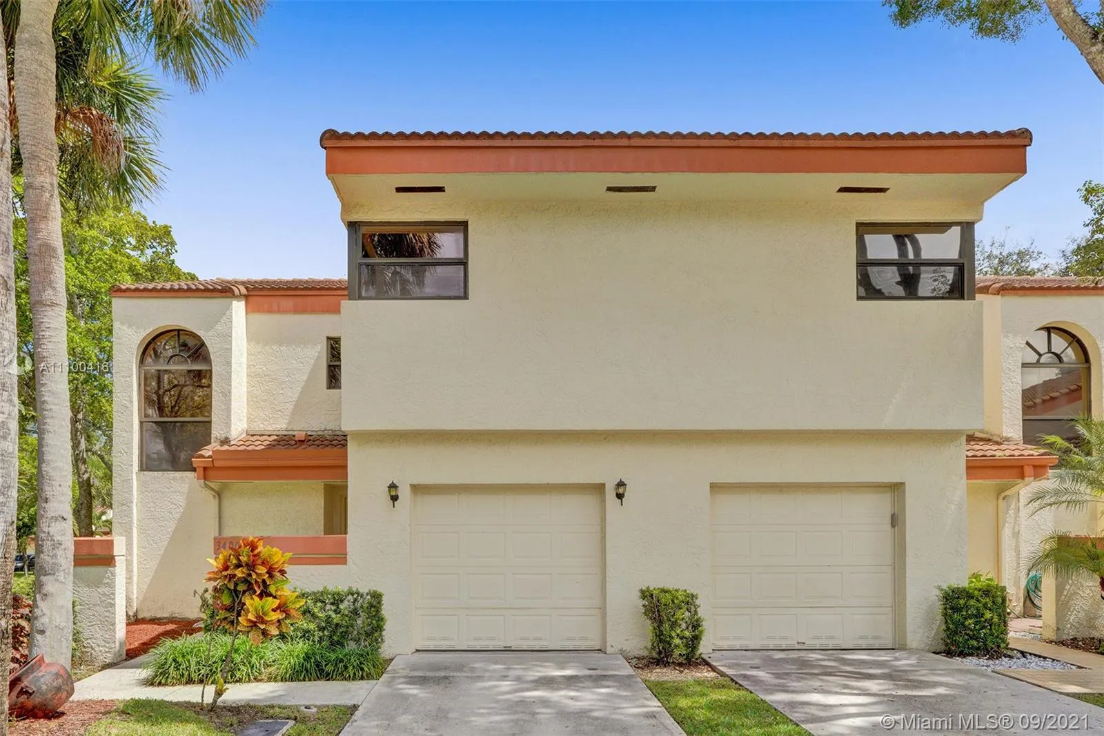 2 bedroom 2 bath for sale at 3400 Emerald Oaks Dr # 801, Hollywood FL 33021