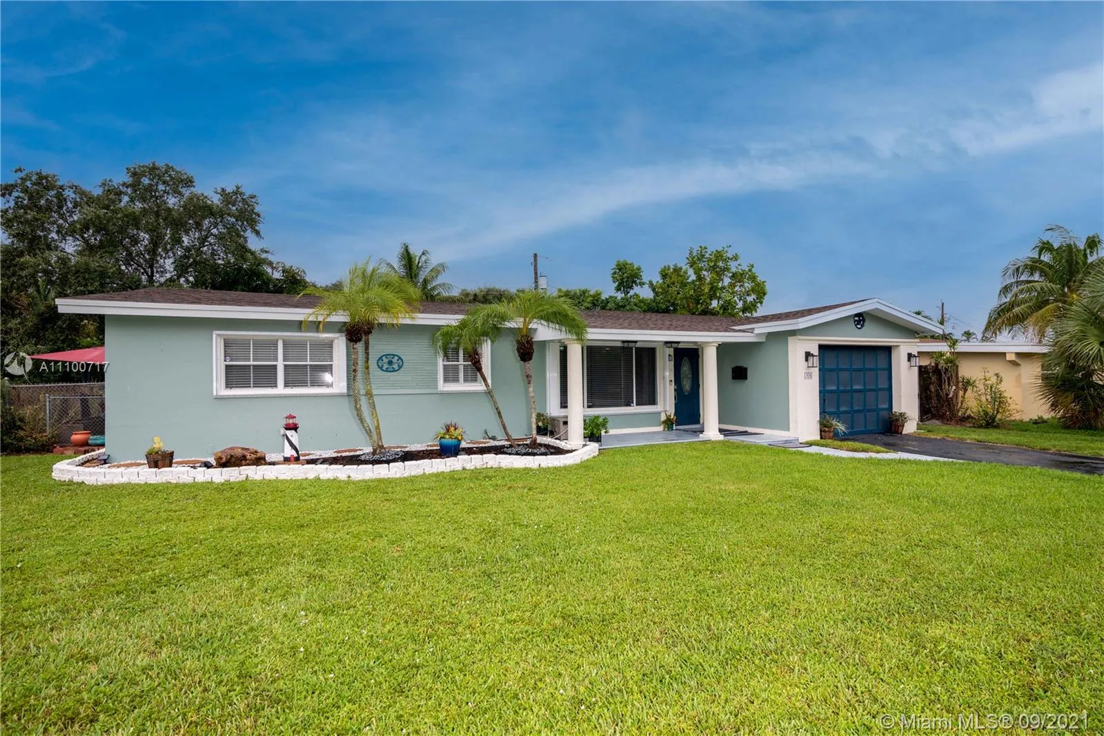 3 bedroom 3 bath for sale at 308 S 56th Ave, Hollywood FL 33023