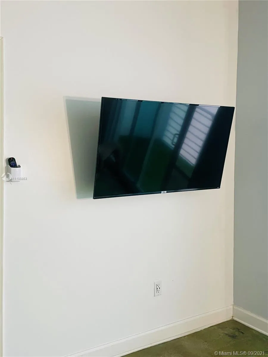 234 NE 3rd St # 806, Miami FL 33132