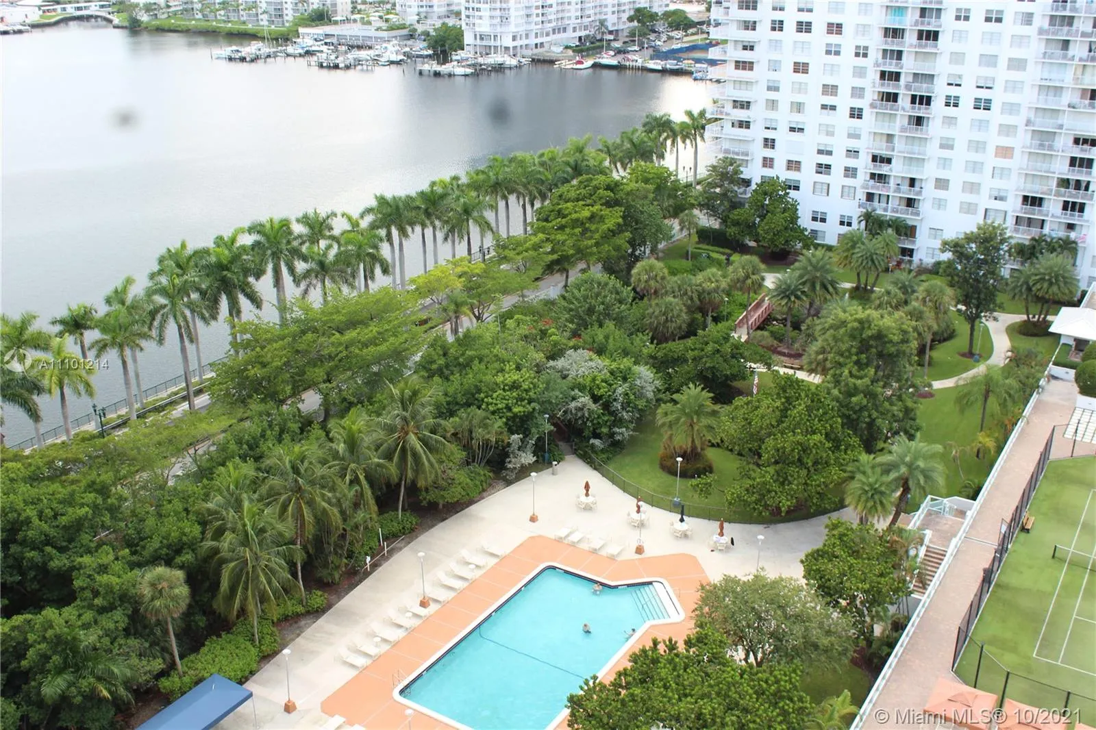 2851 NE 183rd St # 1706E, Aventura FL 33160