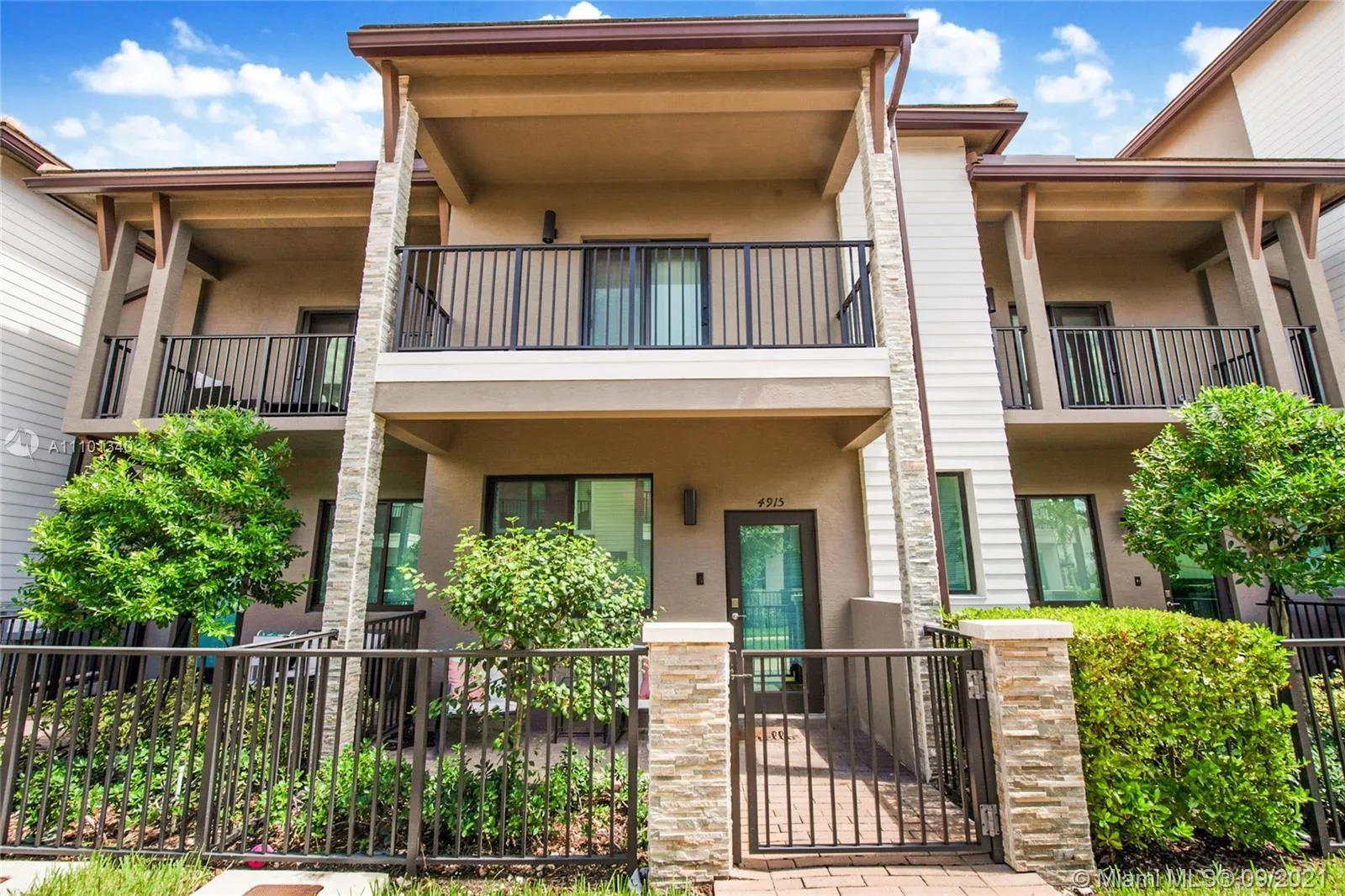 3 bedroom 2 bath for sale at 4915 NW 83rd Path # 0, Doral FL 33166