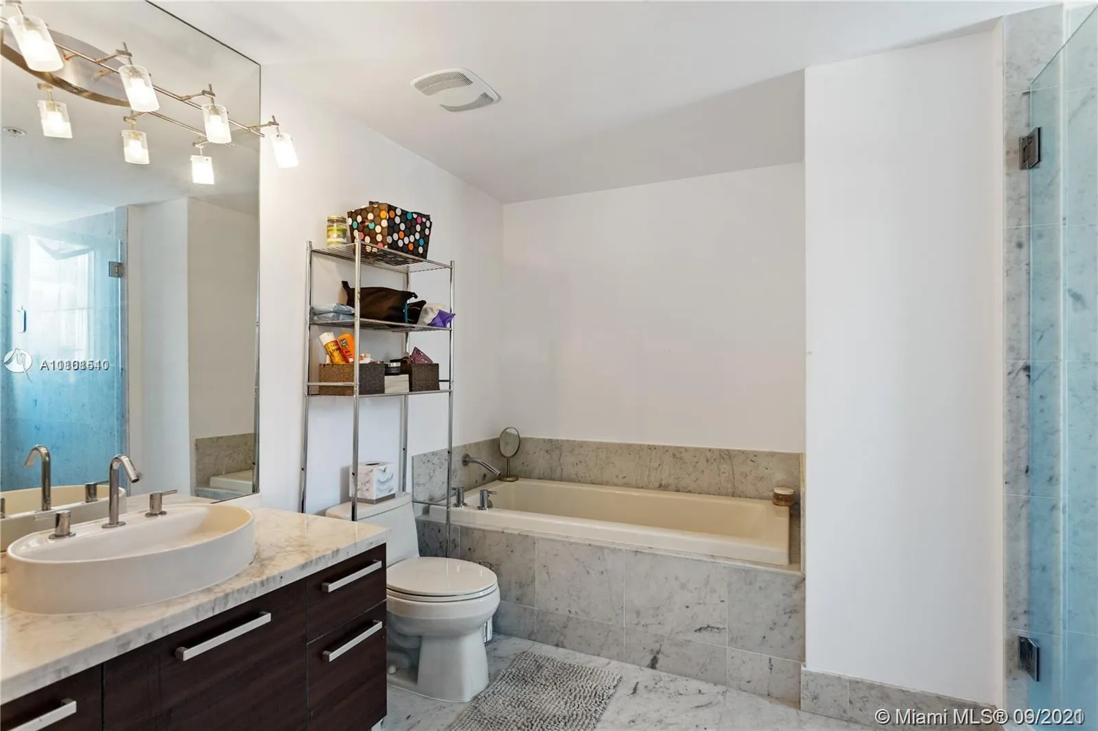 253 NE 2nd St # 1108, Miami FL 33132