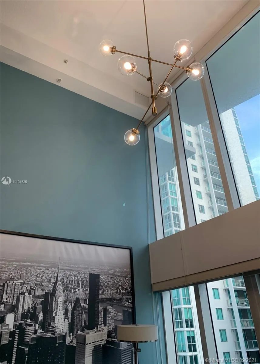 41 SE 5th St # 1308, Miami FL 33131