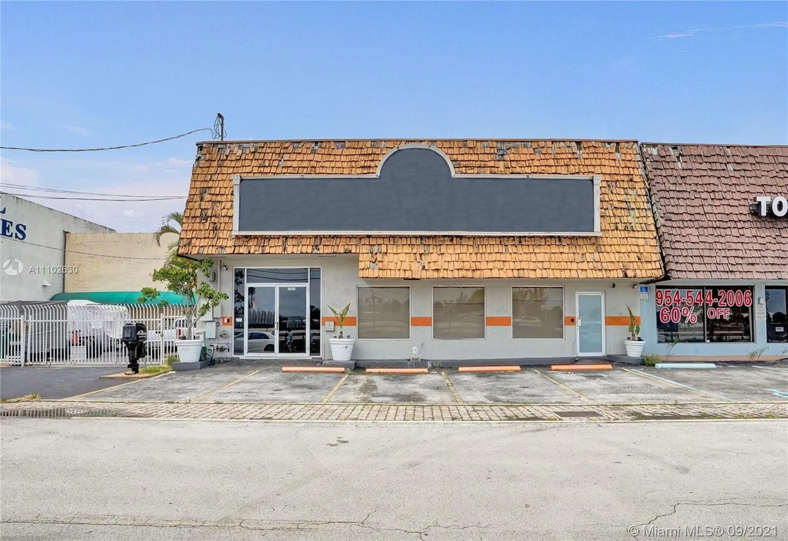 for sale at 2520 SW 30th Ave, Pembroke Park FL 33009