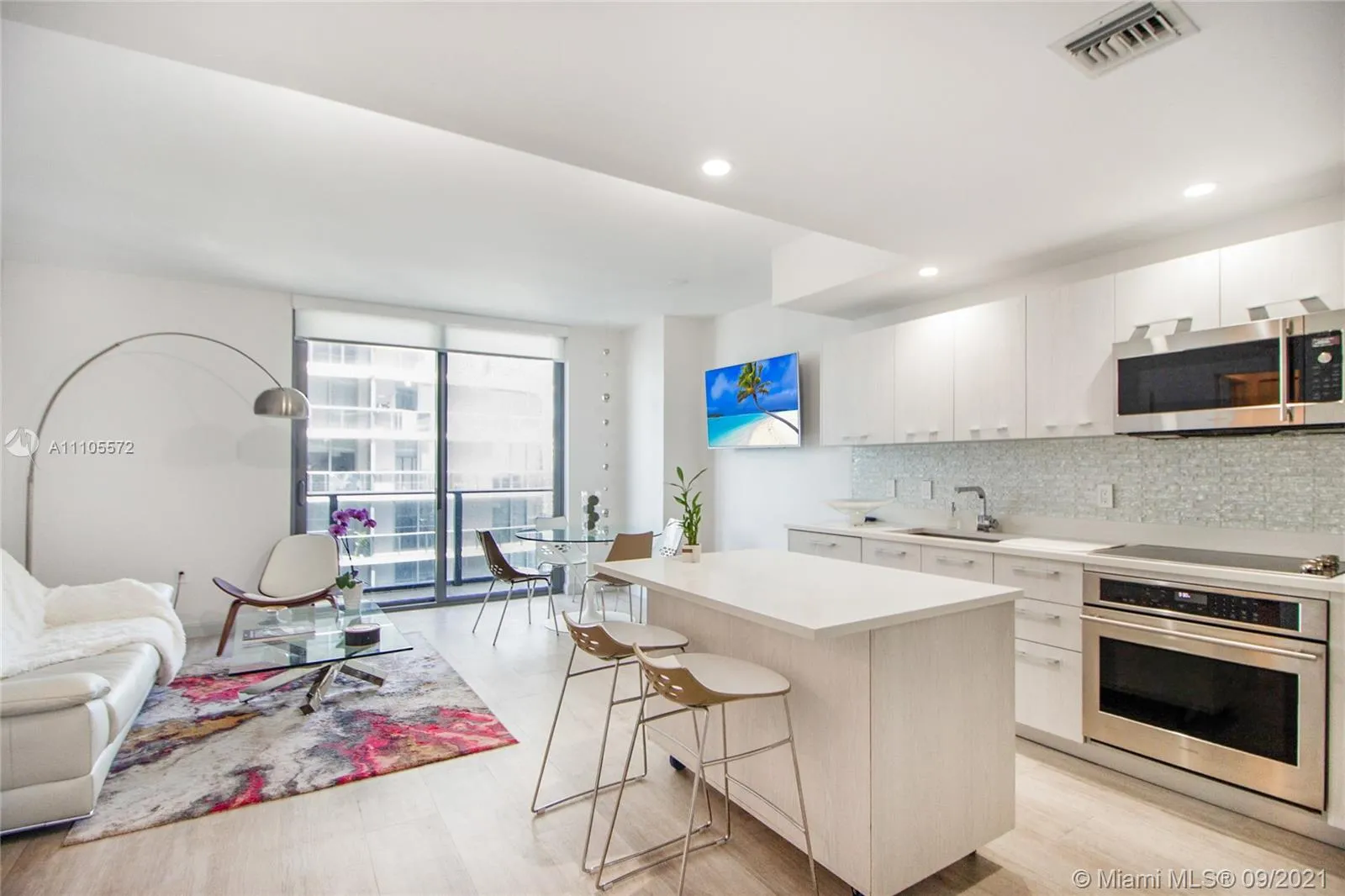 1 bedroom 1 bath for sale at 55 SW 9th St # 3802, Miami FL 33130