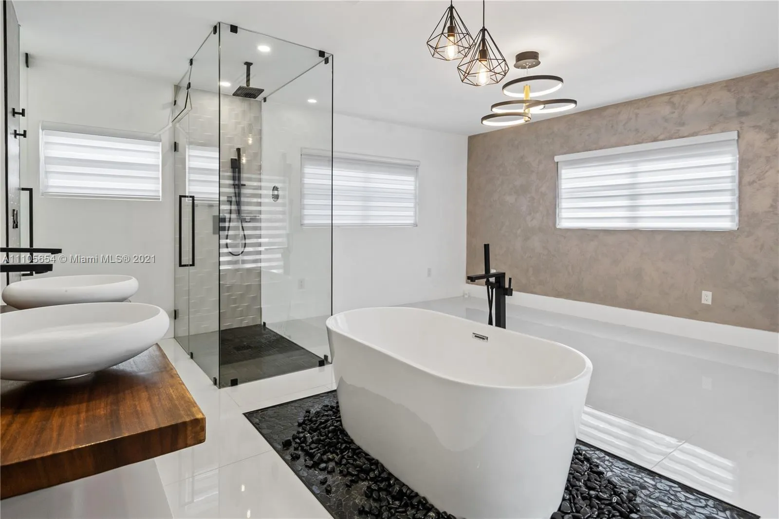 4 bedroom 3 bath for sale at 1930 NE 211th St, Miami FL 33179