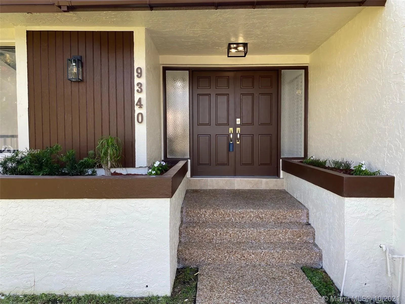 9340 NW 32nd St, Sunrise FL 33351