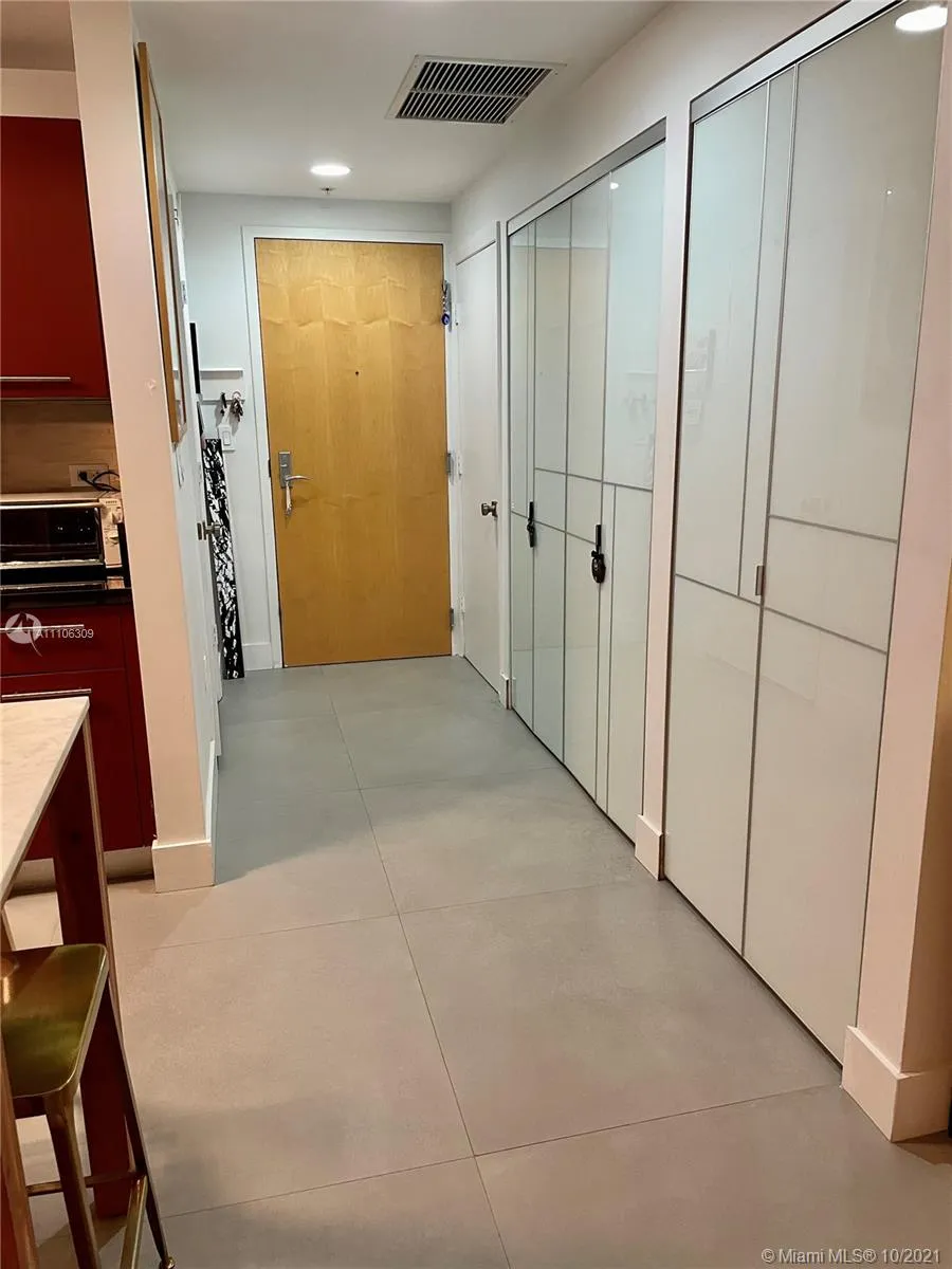 253 NE 2nd St # 618, Miami FL 33132