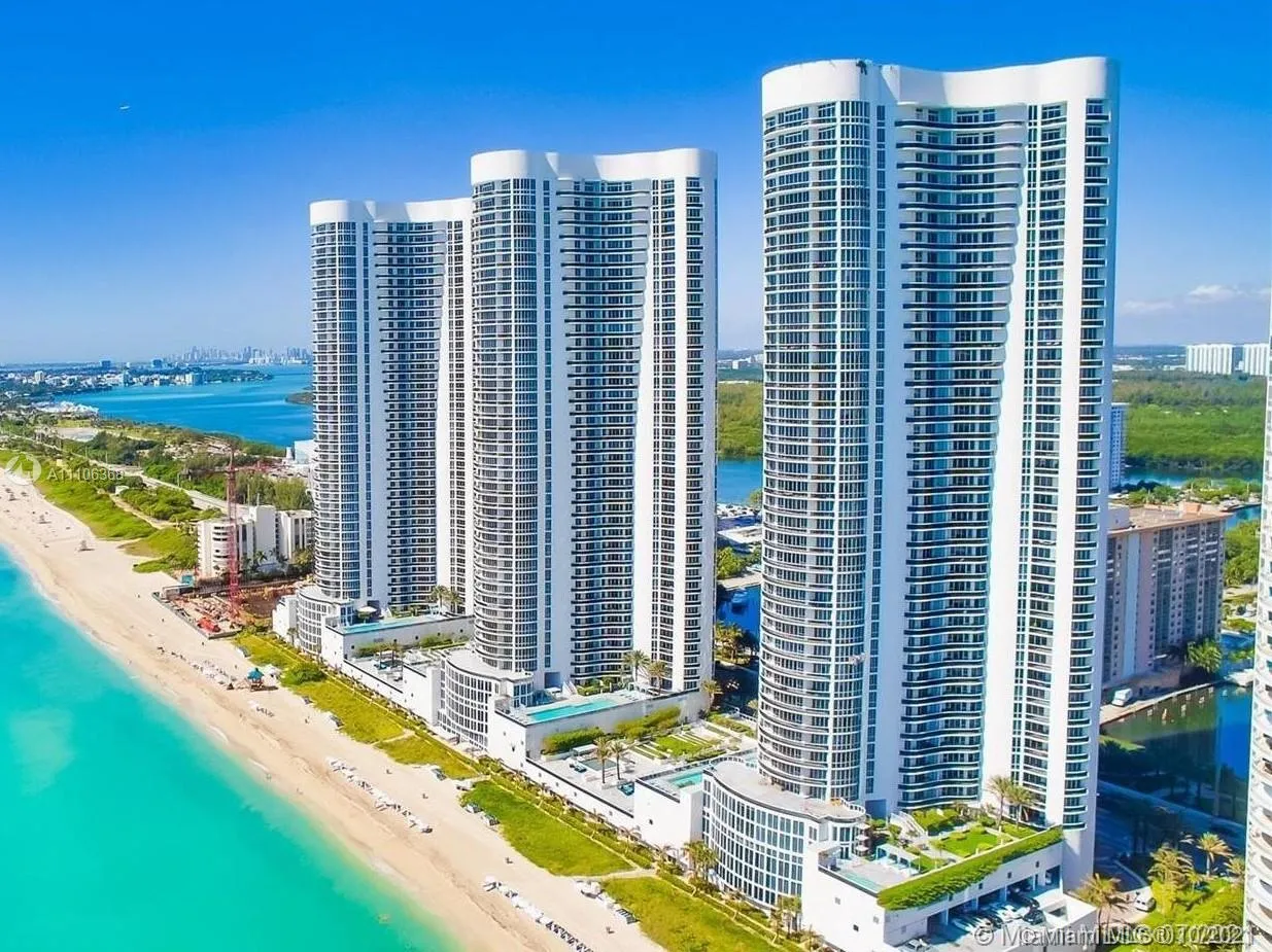 2 bedroom 2 bath for rent at 15811 Collins Ave # 1205, Sunny Isles Beach FL 33160