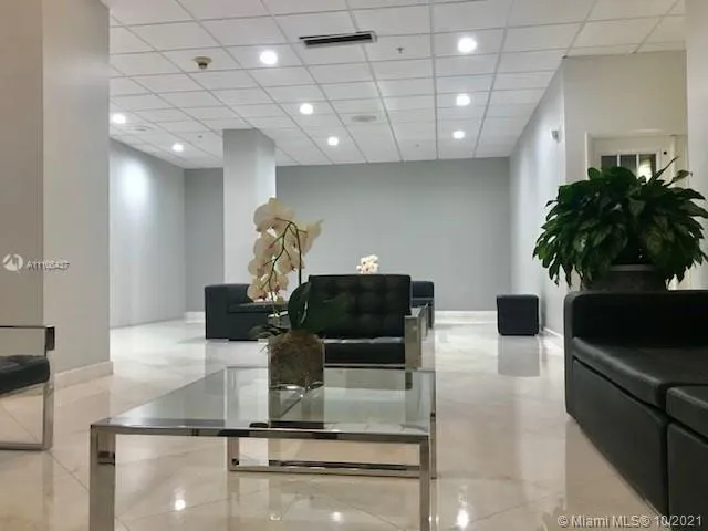 2780 NE 183rd St # 810, Aventura FL 33160