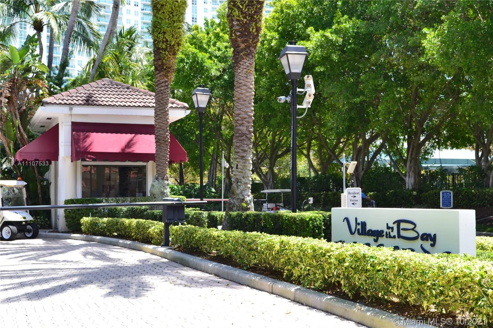 2 bedroom 2 bath for sale at 3225 NE 184th St # 10103, Aventura FL 33160