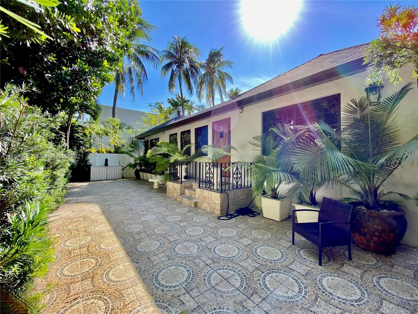 5 bedroom 4 bath for sale at 242 Meridian Ave, Miami Beach FL 33139