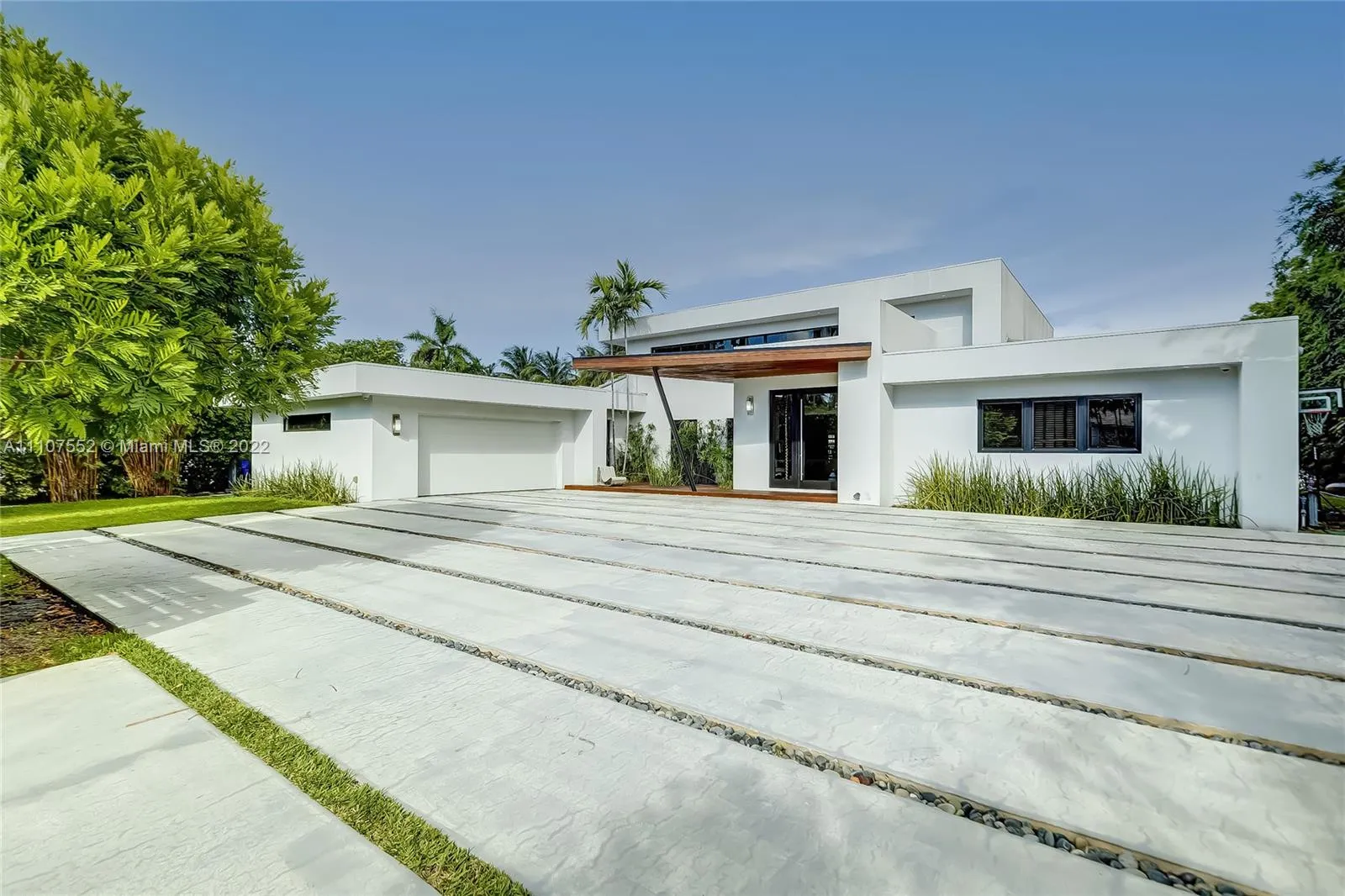 1601 Diplomat Pkwy, Hollywood FL 33019