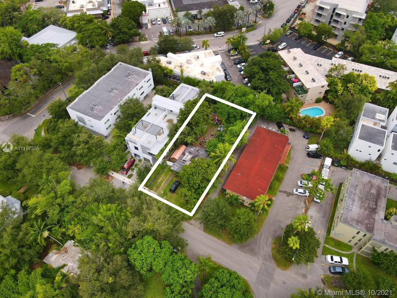 4 bedroom 4 bath for sale at 6021 SW 76th St, South Miami FL 33143