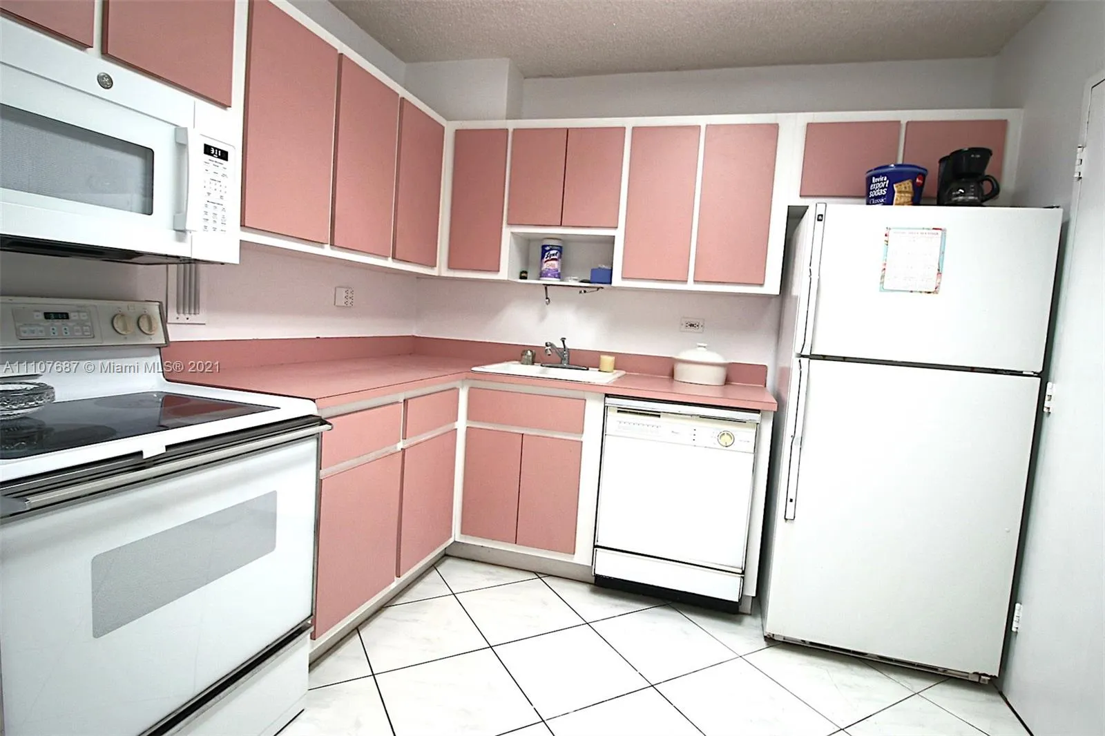 5555 Collins Ave # 8Z, Miami Beach FL 33140
