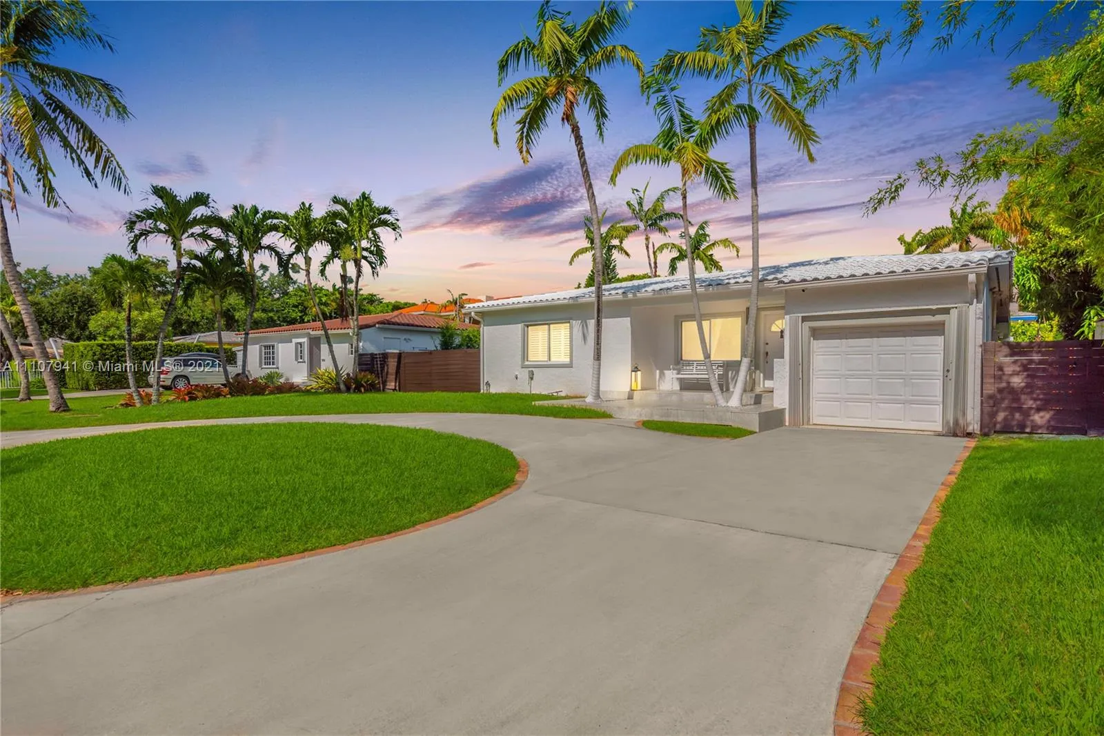 3 bedroom 4 bath for sale at 544 Allendale Rd, Key Biscayne FL 33149