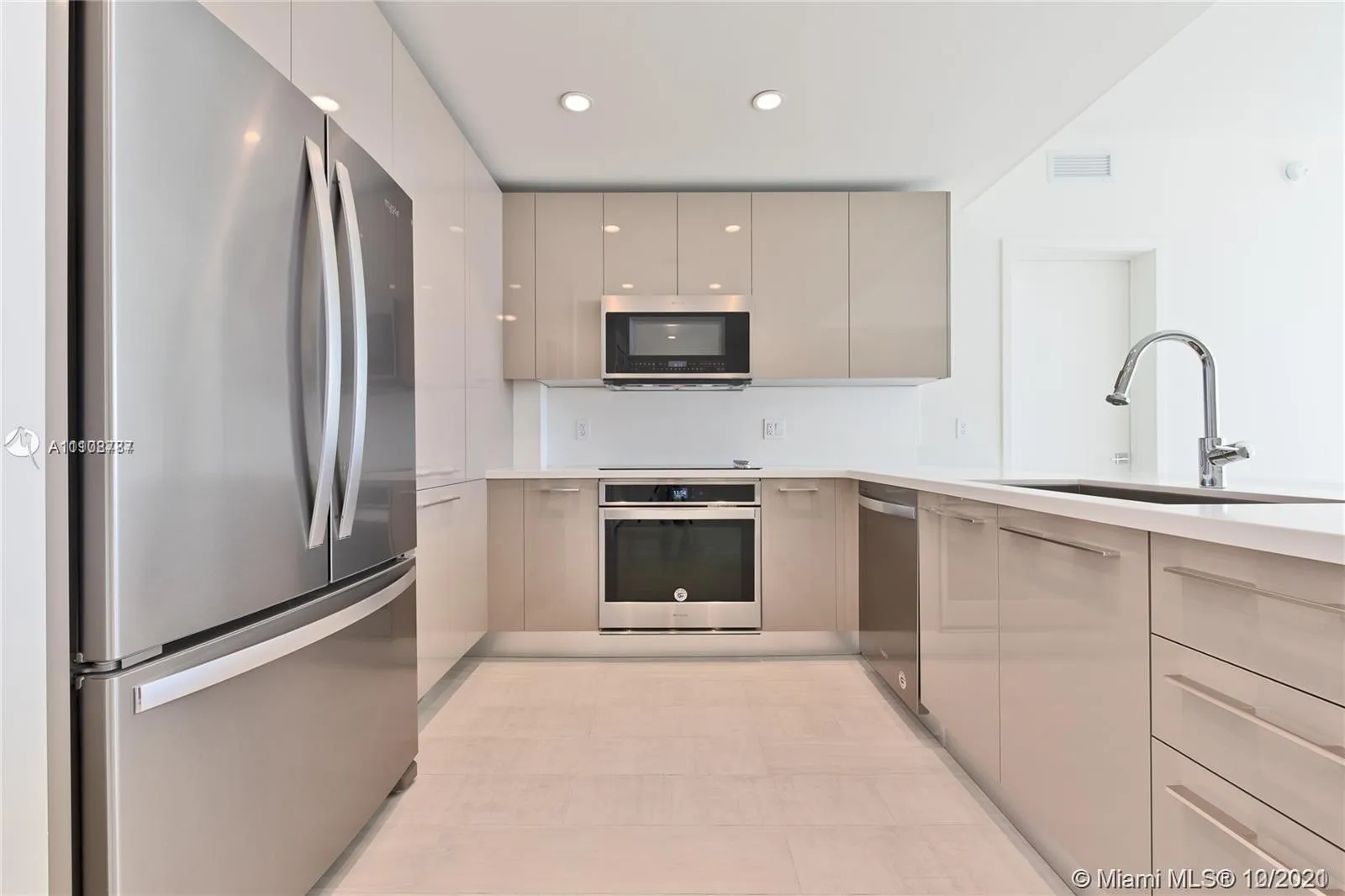 2000 Metropica Way # 1906, Sunrise FL 33323