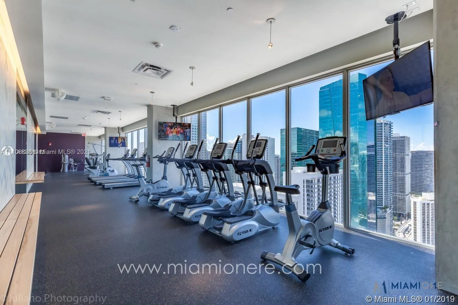 151 SE 1st St # 1610, Miami FL 33131