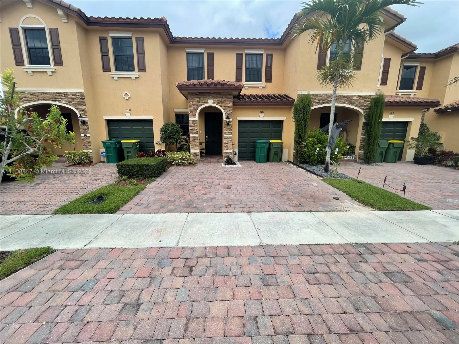 3 bedroom 2 bath for sale at 3757 SE 2nd St # 3757, Homestead FL 33033