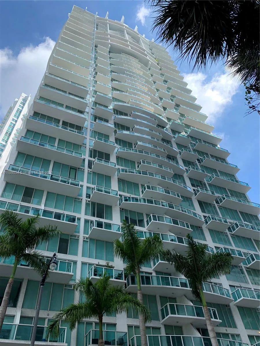 2 bedroom 2 bath for rent at 41 SE 5th St # 1507, Miami FL 33131